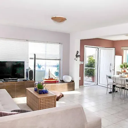 Afantou Beach Villa فيلة أفانتو