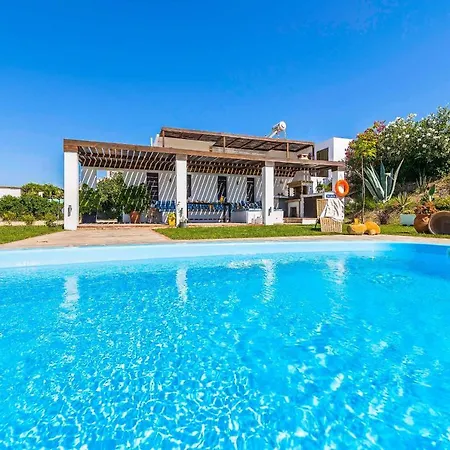 فيلة Afantou Beach Villa أفانتو